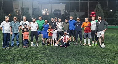 30 Yıllık Dostlar Futbol Maçında Bir Araya Geldi