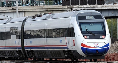 YHT yüksek gerilim teli koptu!