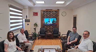 Saü Tıp Bilimleri Bölümü Öğretim Üyeleri Arifiye Kaymakamı Bekir Dınkırcı'yı Ziyaret Etti