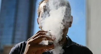 Bilim insanları uyardı: Elektronik sigara kullananlar dikkat!