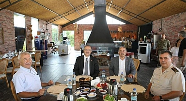 İsmail Karakullukçu’dan Bekir Dınkırcı’ya Veda Yemeği