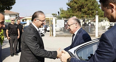 Vali Yaşar Karadeniz, Arifiye Kaymakamı Bekir Dınkırcı’yı Ziyaret Etti