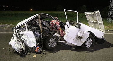 Yolun ortasında bırakılan otomobilden eser kalmadı!