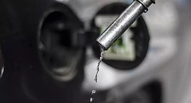 Benzine gelen indirim pompaya yansıdı! Benzinde tabela değişti
