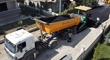 Yerel seçimlerin yaklaşmasıyla beraber asfalt çalışmaları devam ediyor