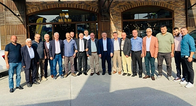 Akın Aksakal Arifiye muhtarları ile bir araya geldi