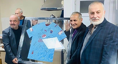 Arifiye Belediye Başkan Aday Adayı Akın Aksakal'dan Trabzonlular Derneğine Ziyaret