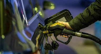 Akaryakıtta değişim hızına yetişilemiyor! İndirim sonrası bu kez 1.15 TL’lik zam