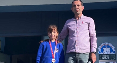 Arifiye İlkokulu Öğrencilerinden Çifte Başarı