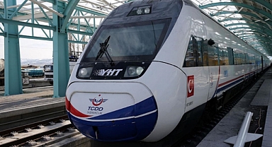 Otobüs Firmaları Bayram Etti. TCDD, Yoğun Olarak Kullanılan Yüksek Hızlı Tren Seferlerini Kaldırdı 
