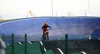 Yarışların Kalbi Vadide Attı