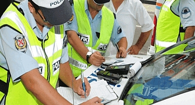 Trafik cezalarında flaş gelişme! İndirimli ödeme süresi 1 aya çıkarıldı