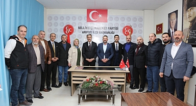 Yusuf Alemdar'dan MHP Arifiye İlçe Teşkilatına Ziyaret