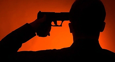 Evinin Balkonunda Silahla İntihar Etti