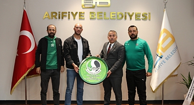 Arifiyeli Tatangalar, Belediye Başkanı Karakullukçu'yu Ziyaret Etti