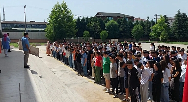 Arifiye İlçesinde Karne Heyecanı