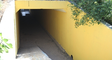 Kimliği Belirsiz Kişiler Tarafından Kirletilen Alt Geçitte Temizlik Çalışması