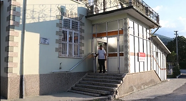 Camide Kendini Kesmek İstedi