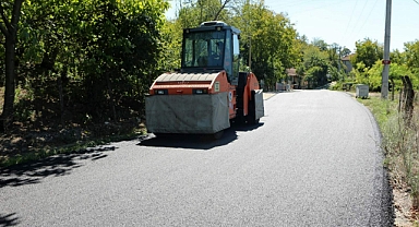 Sakarya Büyükşehir Belediyesi Arifiye’de 7 Mahallenin Grup Yolunu Asfaltlıyor