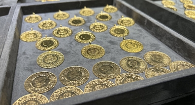 Altında tırmanış sürüyor