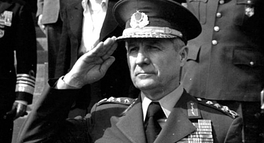 Türk Demokrasi Tarihinin Kara Lekesi Darbenin Üzerinden 44 Yıl Geçti 