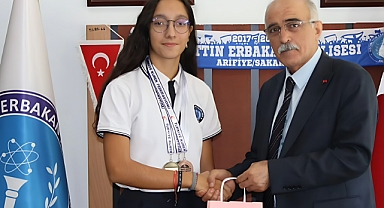 Arifiye Necmettin Erbakan Fen Lisesi Öğrencisi Ecrin Zeynep Cicioğlu'ndan Büyük Başarı
