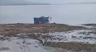 Sapanca Gölü'ne Yine Akaryakıt mı Akıyor? Vatandaş İhbarda Bulundu