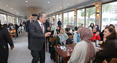 Arifiye Belediye Başkanı İsmail Karakullukçu ve İlçe Milli Eğitim Müdürü Yüksel Gülaç Özel Eğitim Kahvaltısında Buluştu