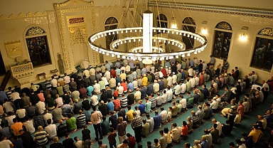 Cumhurbaşkanı Erdoğan'ın, Cumhurbaşkanı Olalı Sakarya'daki İlk Cuma Namazı!