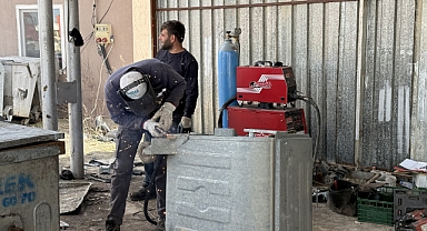 Eski Çöp Konteynerleri Yenilenerek Tekrar Hizmete Sunuluyor