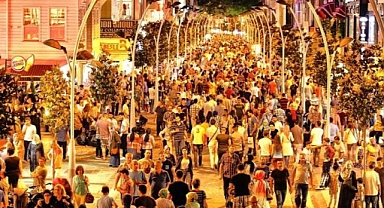 Sakarya'nın Kişi Başına Geliri Artarken, Kocaeli Zirvede Kalmaya Devam Ediyor