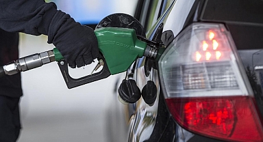 Akaryakıtta Rekor Zam: Fiyatlar Tarihi Zirveyi Görecek!