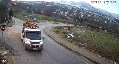 Akyazı’da Şaşırtan Hırsızlık! Bankları Bile Çaldılar, Suçüstü Yakalandılar