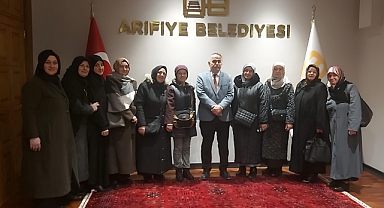 Kışlaçaylı Kadınlardan Arifiye Belediye Başkanına Ziyaret