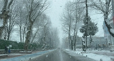Sakarya’da Kar Fırtınası Şiddetini Artırıyor! İkinci Dalga Kapıda