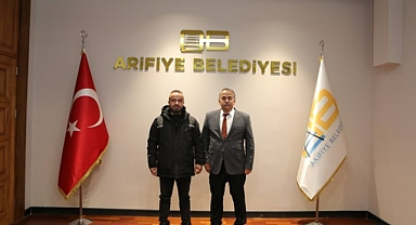 Arifiye Belediye Başkanı İsmail Karakullukçu’dan Arifiye Kalaycıspor’a Destek!