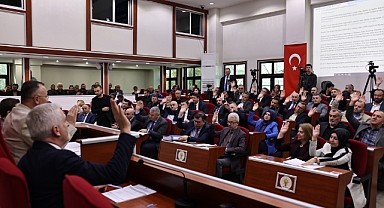 Büyükşehir Meclisi’nde Arifiye’ye Müjde: Gençlik Merkezi ve Yüzme Havuzu Geliyor