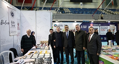 Başkan Karakullukçu, Serdivan Kitap Fuarı’nda