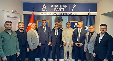 Anahtar Parti Arifiye İlçe Teşkilatı'ndan İl Başkanı Hakan Yazıcı'ya Ziyaret