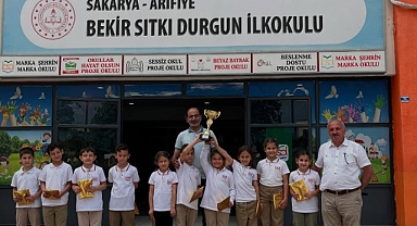 Arifiye'de Başarı Rüzgarı: Minik Öğrencilerden Büyük Zaferler!
