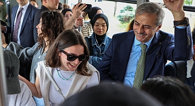 Başkan Alemdar Öğrencilerle Aynı Otobüste: Ulaşımda Konfor İçin Sahada!