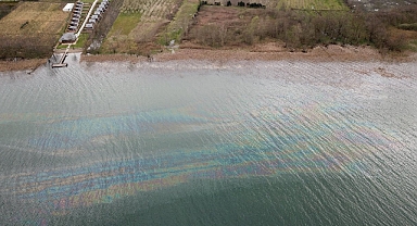 Sapanca Gölü’nde Benzinli Tekneler Yasaklara Rağmen Dolaşıyor! Vatandaş Tepkili