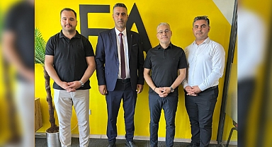 Anahtar Parti Arifiye İlçe Başkanı Ünal KOCAMAN ve Yönetim Kurulu Üyeleri, Haber'in merkezini ziyaret etti.