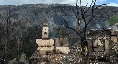Geriye Sadece Kül ve Gözyaşı Kaldı