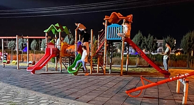 Aileler Parktan Kaçtı: Gençler Park Aletlerini İşgal Etti, Sigara ve Küfür Eksik Olmadı!