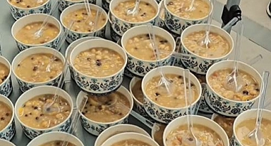 Arifiye Merkez Camii'nde Aşure Bereketi: Birlik ve Paylaşımın Günü Yaşandı!