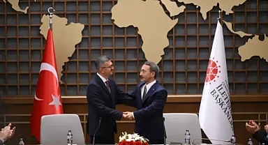 İletişim Başkanlığı’nda Sessiz Güç Değişimi: Fahrettin Altun Gitti, Burhanettin Duran Geldi