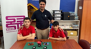 Sakaryalı Minik Bilim İnsanları, Havadaki Sinyalden Elektrik Üretti!