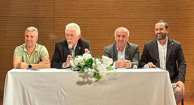 Arifiye Muhtarlar Derneği’nde Kulaksız Güven Tazeledi