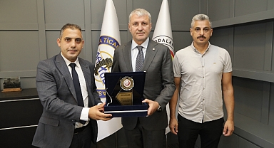 Hanlı İlköğretim’den SATSO Başkanı Akgün Altuğ’a teşekkür plaketi